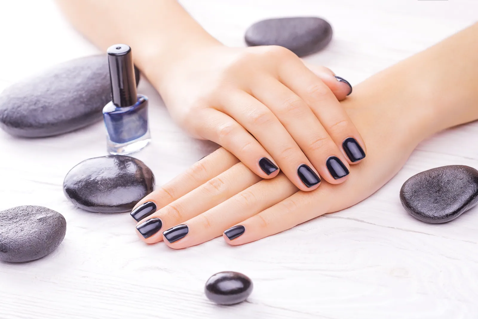 Hände, Gelnägel & Shellac